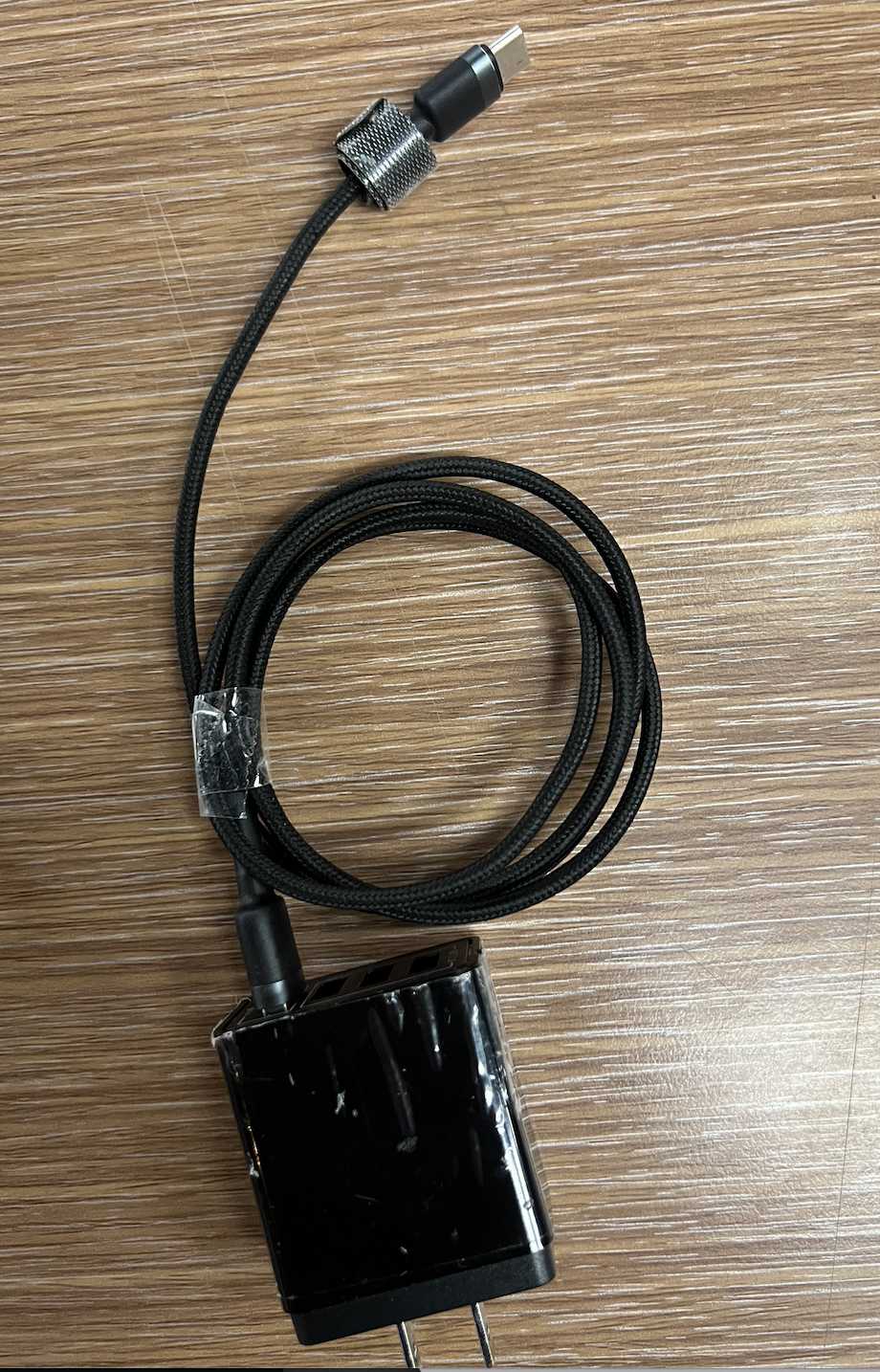 สายชาร์จ (Charging cable) 